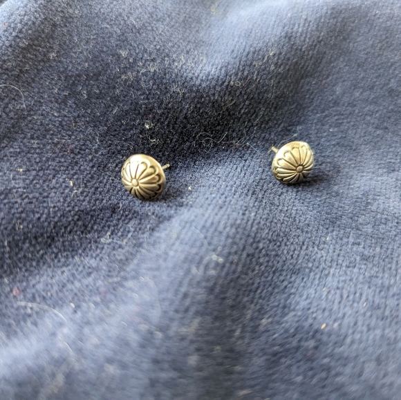 Silver studs, pierced, possibly Brighton - Picture 6 of 6